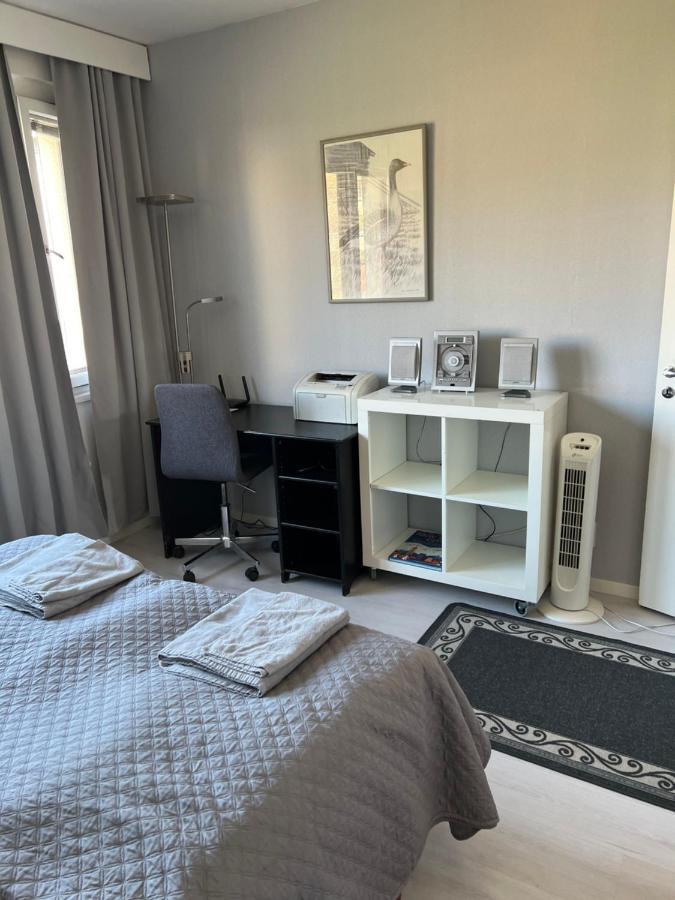 Kemi City L Near Snowcastle, 2 Rooms, Kitchen, Glazed Balcony, Free Parking On Street Bagian luar foto