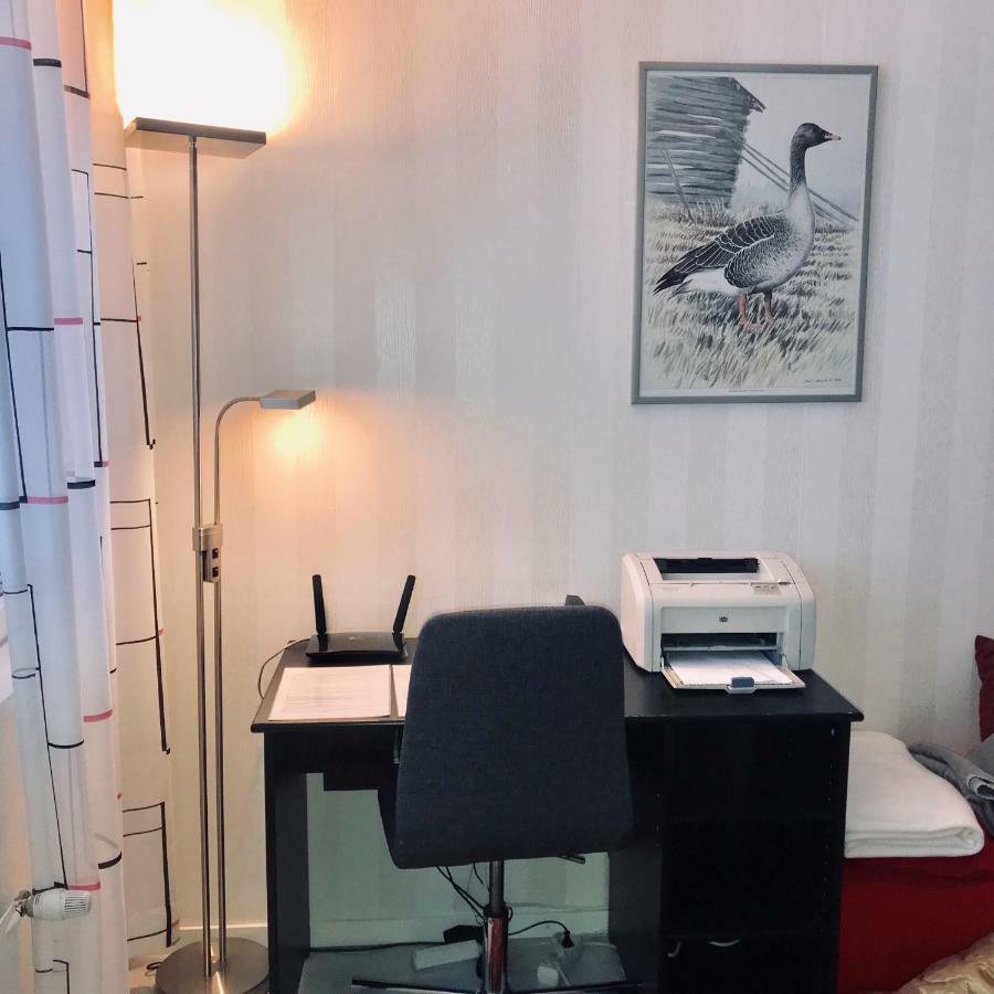 Kemi City L Near Snowcastle, 2 Rooms, Kitchen, Glazed Balcony, Free Parking On Street Bagian luar foto