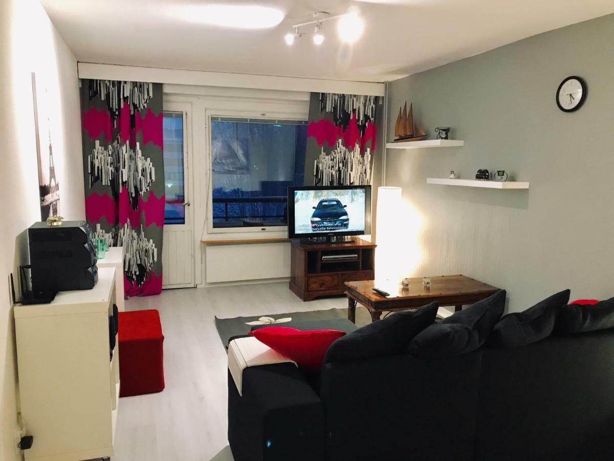 Kemi City L Near Snowcastle, 2 Rooms, Kitchen, Glazed Balcony, Free Parking On Street Bagian luar foto