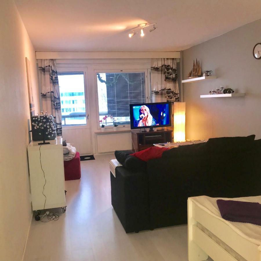 Kemi City L Near Snowcastle, 2 Rooms, Kitchen, Glazed Balcony, Free Parking On Street Bagian luar foto
